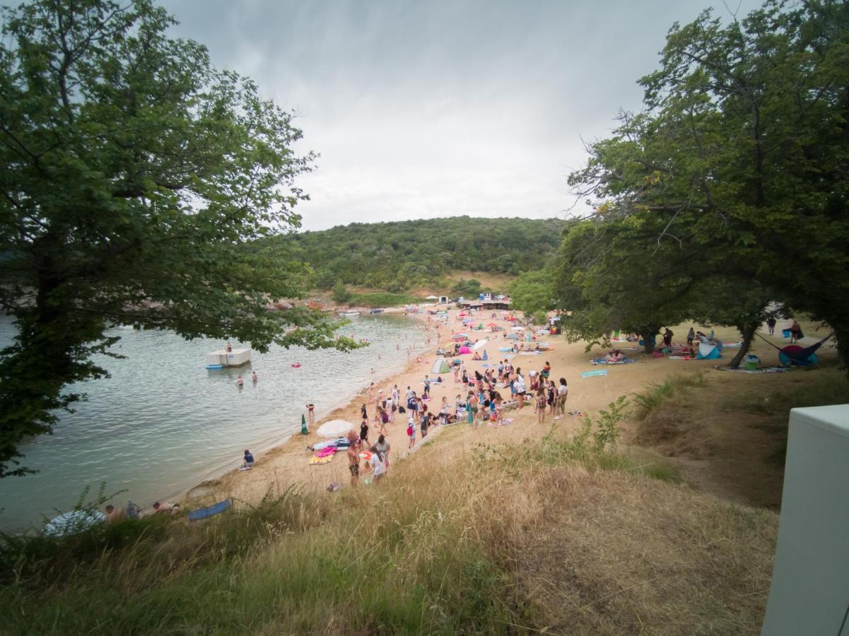 Holiday House Tos-Vila With Heated Pool Vrbnik Luaran gambar