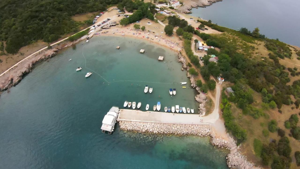 Holiday House Tos-Vila With Heated Pool Vrbnik Luaran gambar