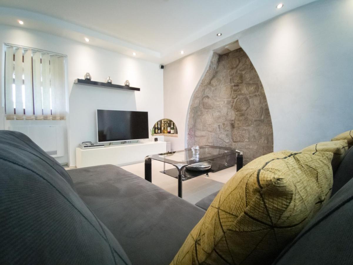 Holiday House Tos-Vila With Heated Pool Vrbnik Luaran gambar