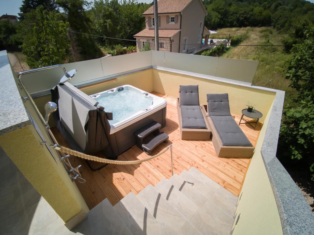 Holiday House Tos-Vila With Heated Pool Vrbnik Luaran gambar