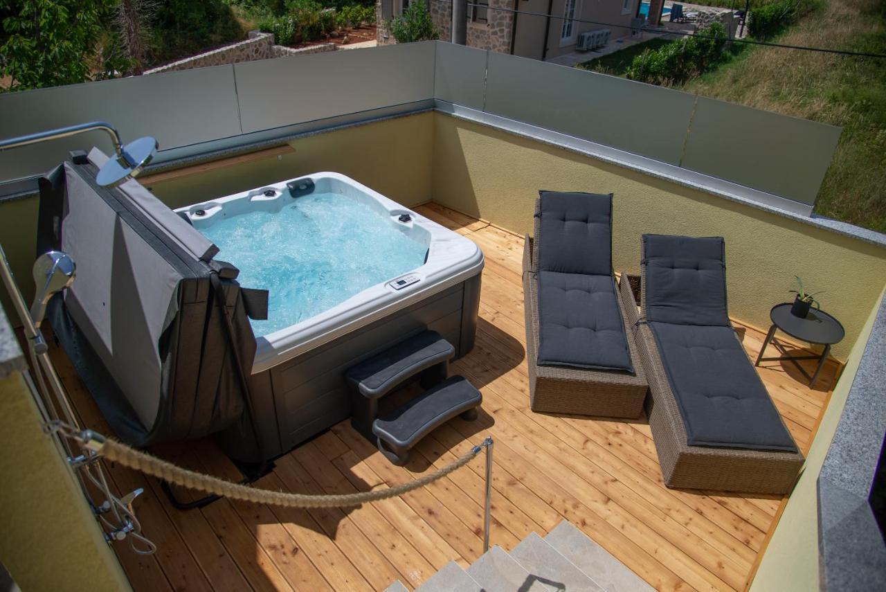 Holiday House Tos-Vila With Heated Pool Vrbnik Luaran gambar