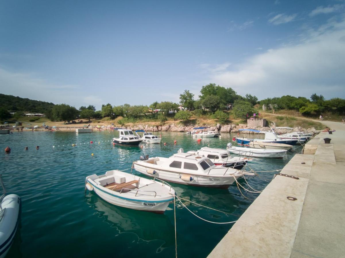 Holiday House Tos-Vila With Heated Pool Vrbnik Luaran gambar