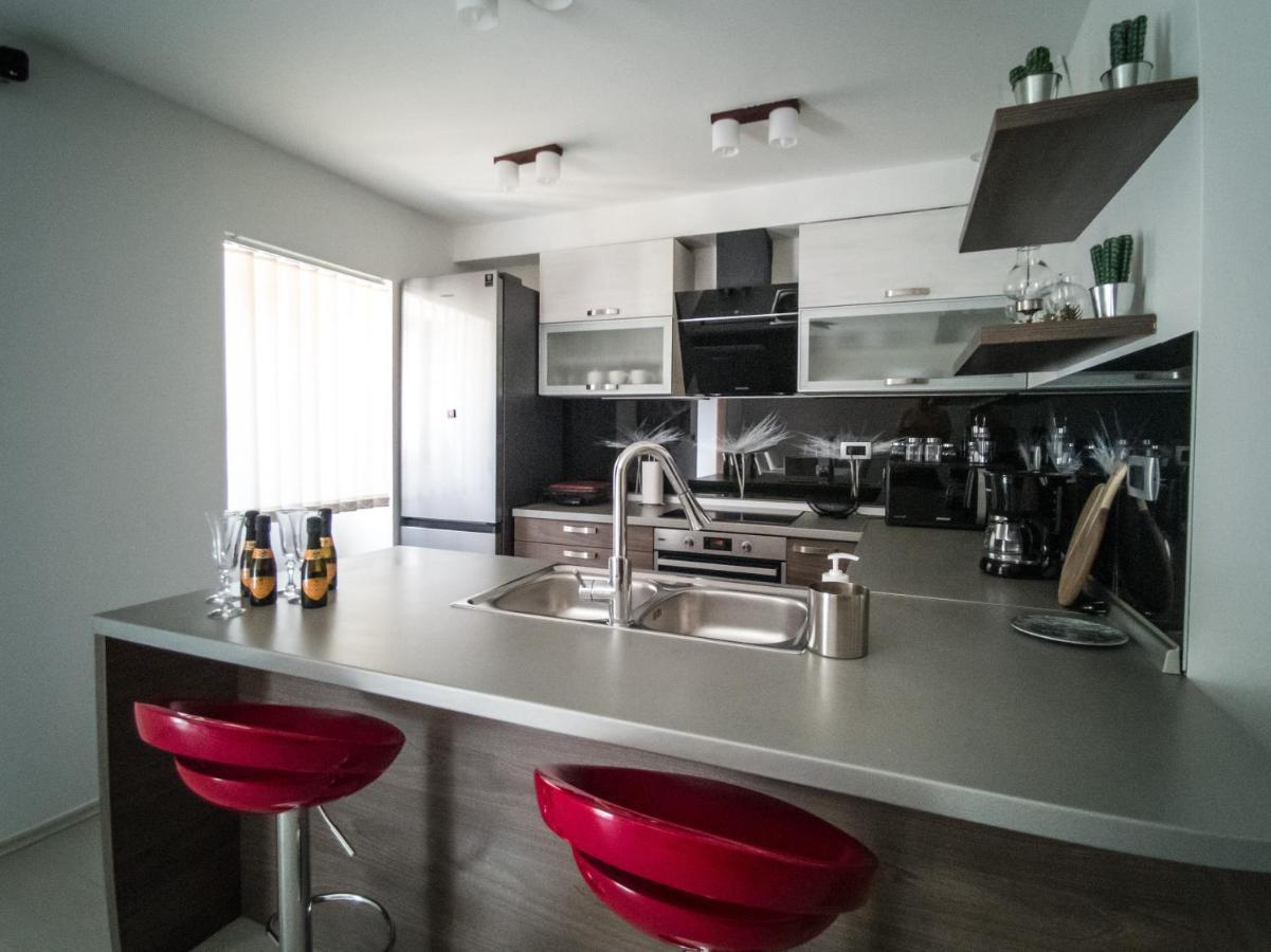 Holiday House Tos-Vila With Heated Pool Vrbnik Luaran gambar