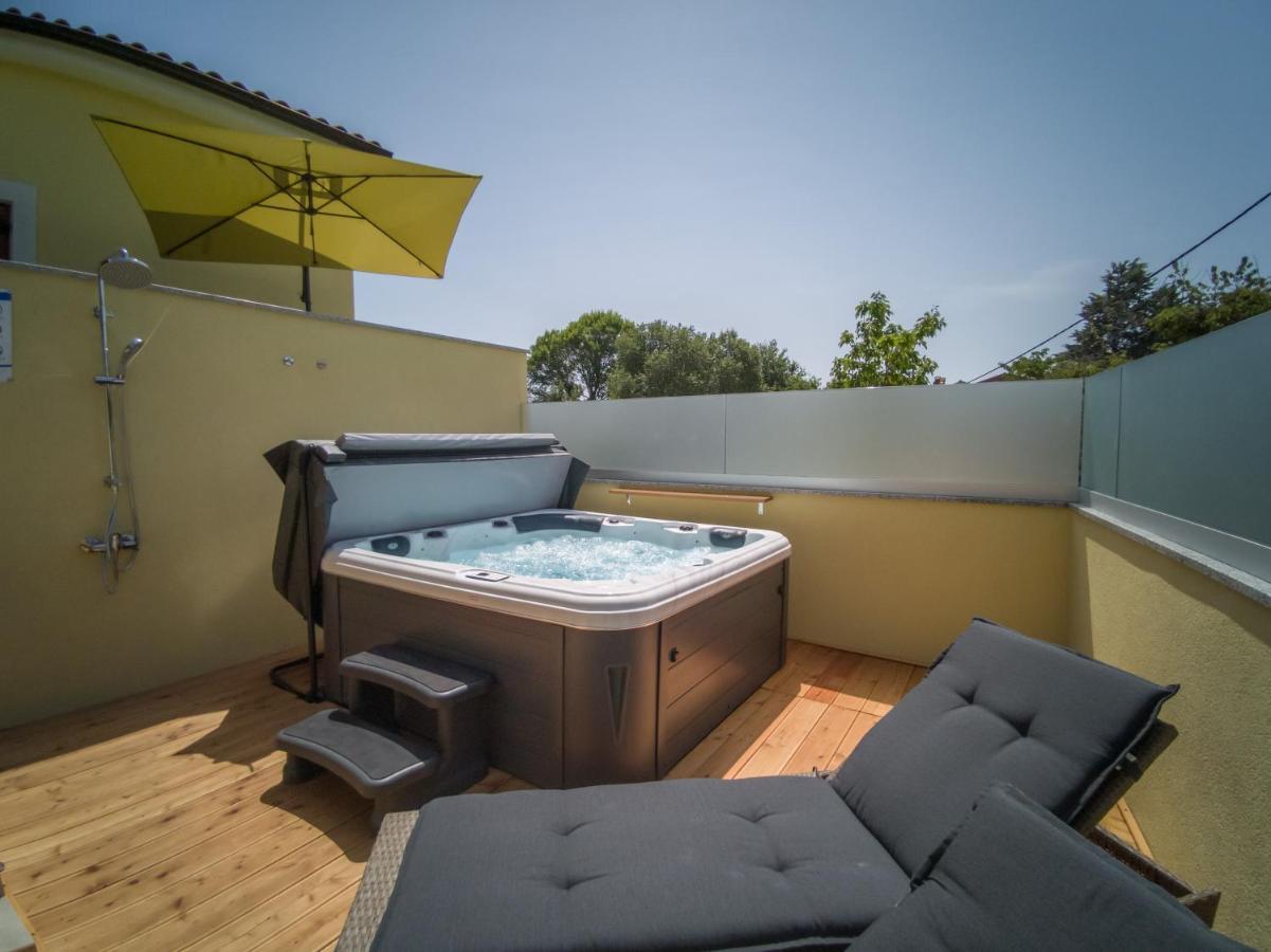 Holiday House Tos-Vila With Heated Pool Vrbnik Luaran gambar