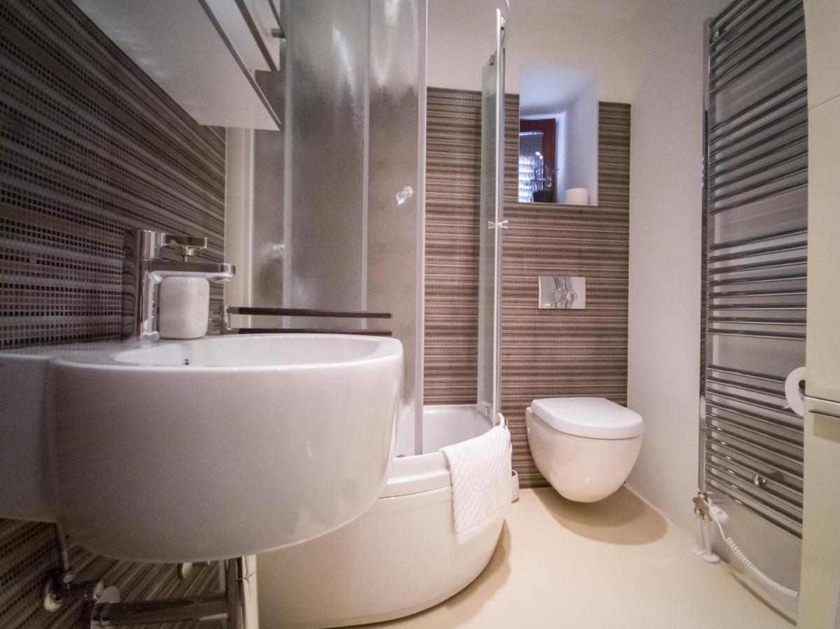 Holiday House Tos-Vila With Heated Pool Vrbnik Luaran gambar