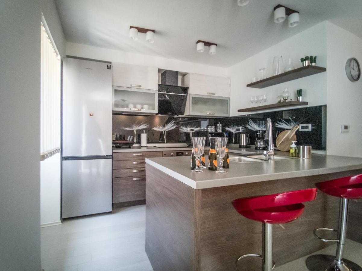 Holiday House Tos-Vila With Heated Pool Vrbnik Luaran gambar