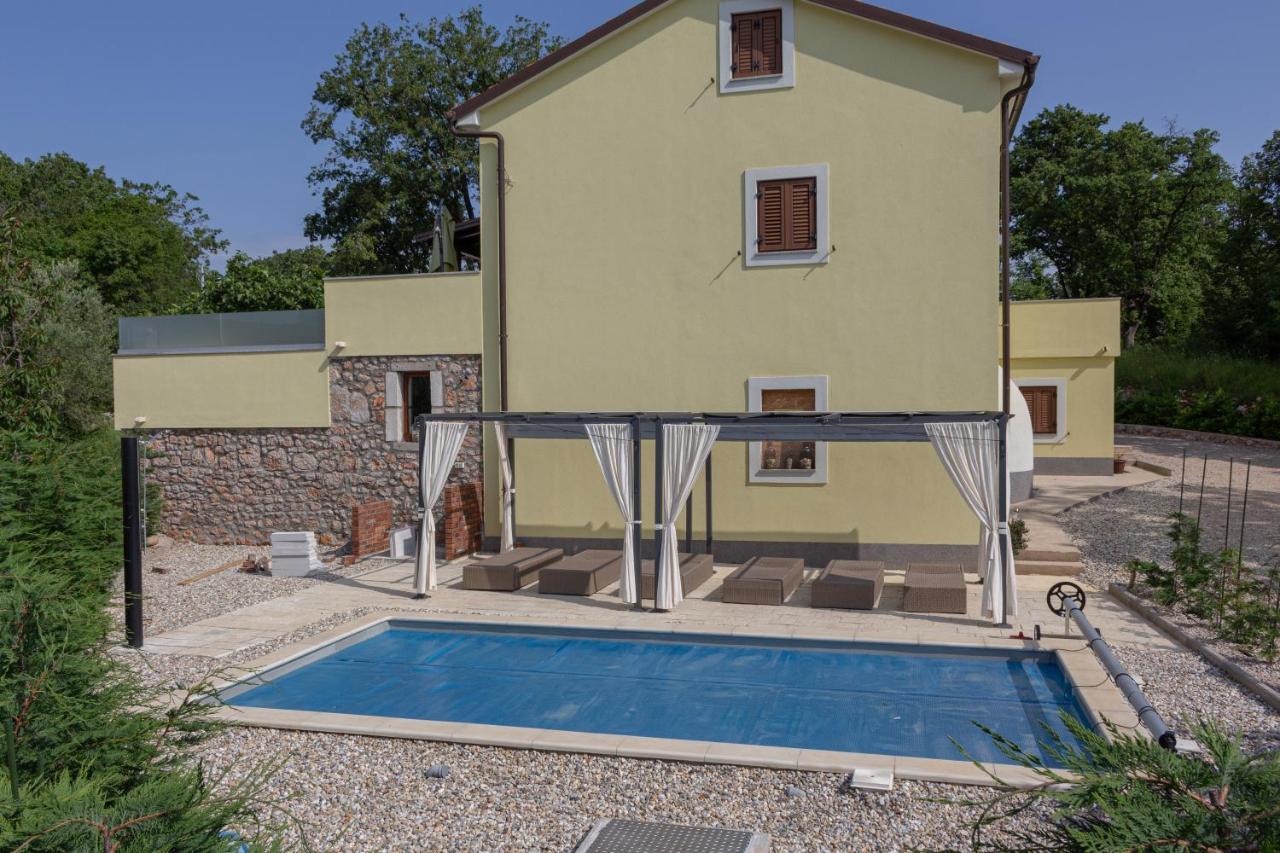 Holiday House Tos-Vila With Heated Pool Vrbnik Luaran gambar