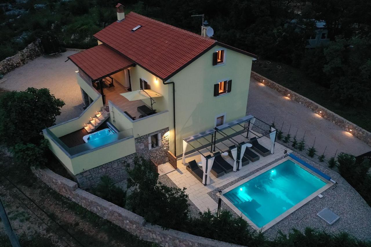 Holiday House Tos-Vila With Heated Pool Vrbnik Luaran gambar