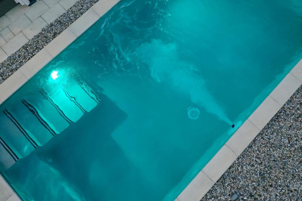 Holiday House Tos-Vila With Heated Pool Vrbnik Luaran gambar