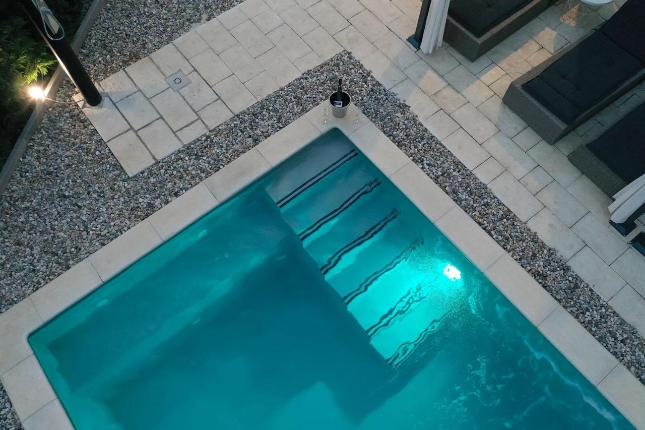 Holiday House Tos-Vila With Heated Pool Vrbnik Luaran gambar